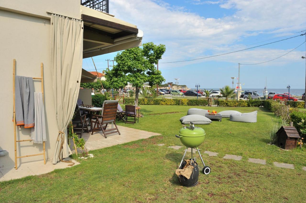 Seathon Seafront Beach Villa In Kalamitsi Exterior photo