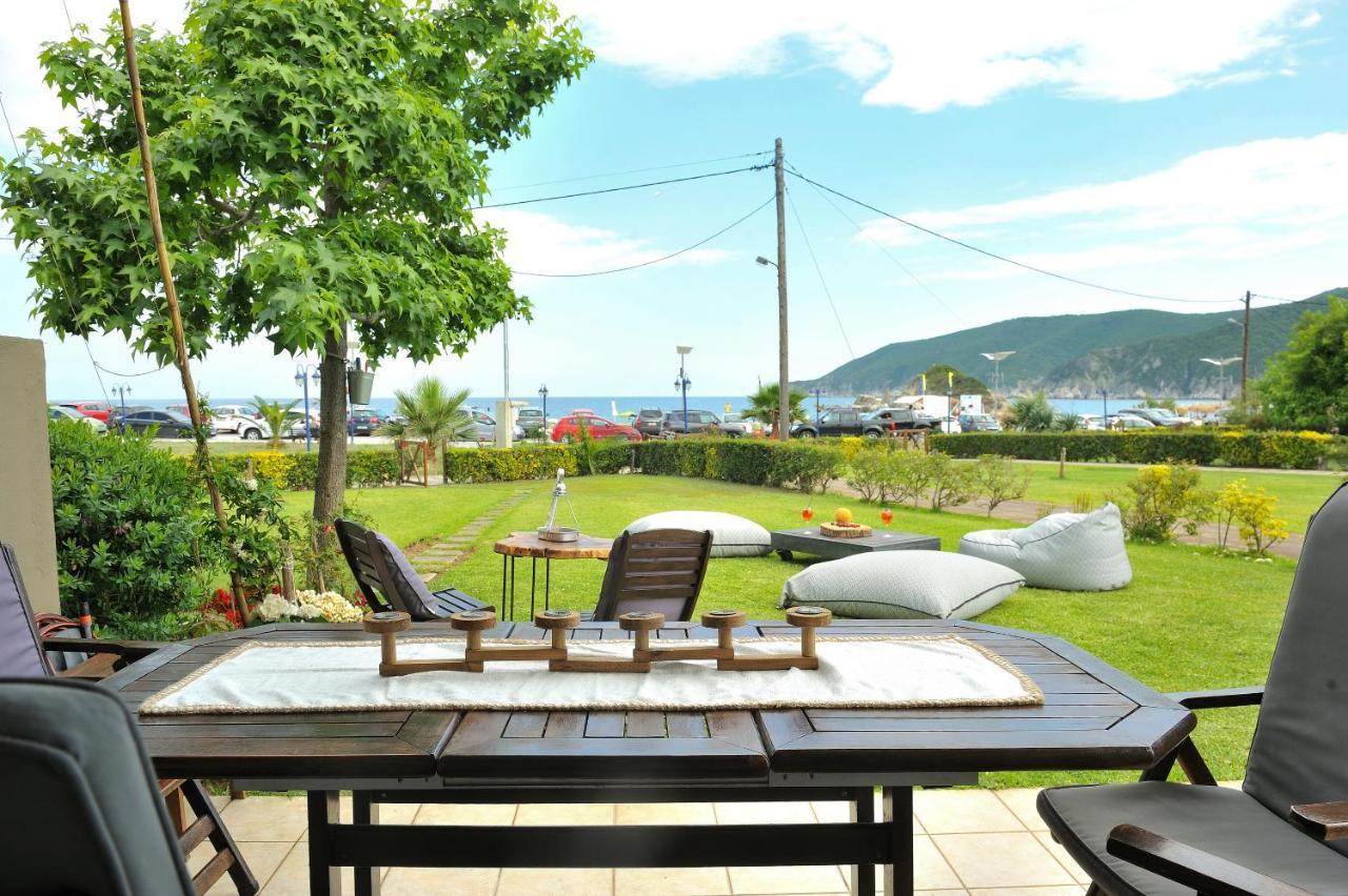 Seathon Seafront Beach Villa In Kalamitsi Exterior photo